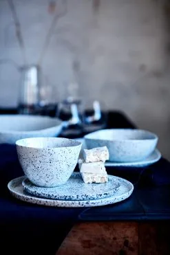 Olsson & Jensen Poppi Suppe/pastatallerken 9 Olsson & Jensen Poppi Suppe/pastatallerken -Servise Butikk 32275 01 3 EnvironmentImage 56f782fc81