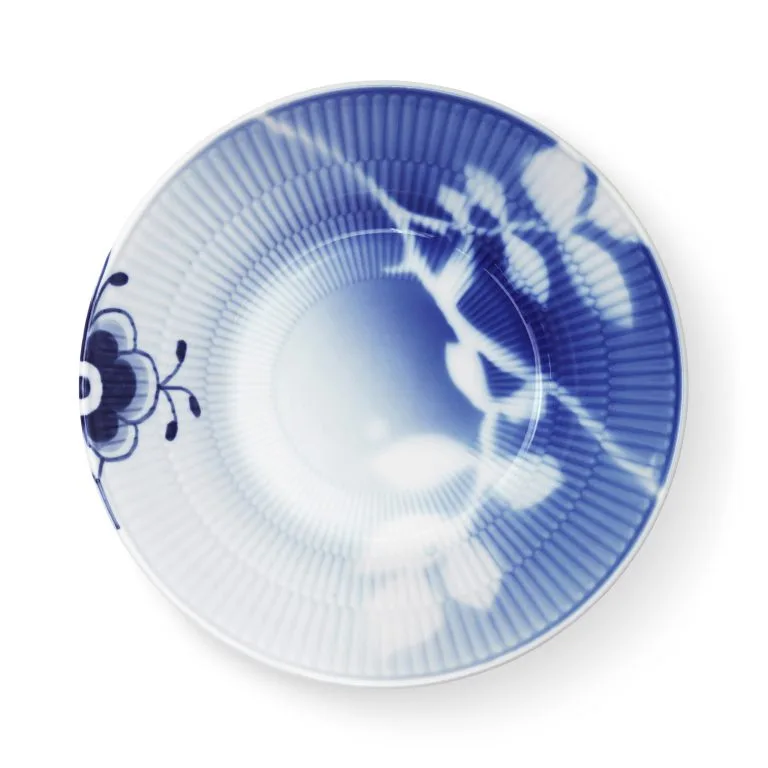 Royal Copenhagen Mega Rose Dyp Tallerken 3 Royal Copenhagen Mega Rose Dyp Tallerken