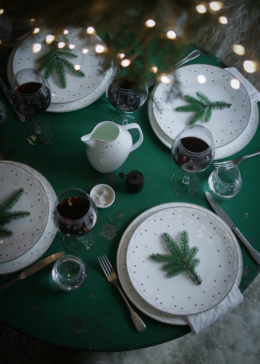 Wik & Walsøe Julemorgen Girlander Tallerken 2-pakning Ø 28 Cm 4 Wik & Walsøe Julemorgen Girlander Tallerken 2-pakning Ø 28 Cm - Bilde 2