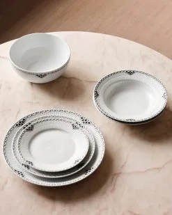 Royal Copenhagen Black Lace Dyp Tallerken 9 Royal Copenhagen Black Lace Dyp Tallerken -Servise Butikk 574642 01 70 ProductImageCollection 8e305bd7ed
